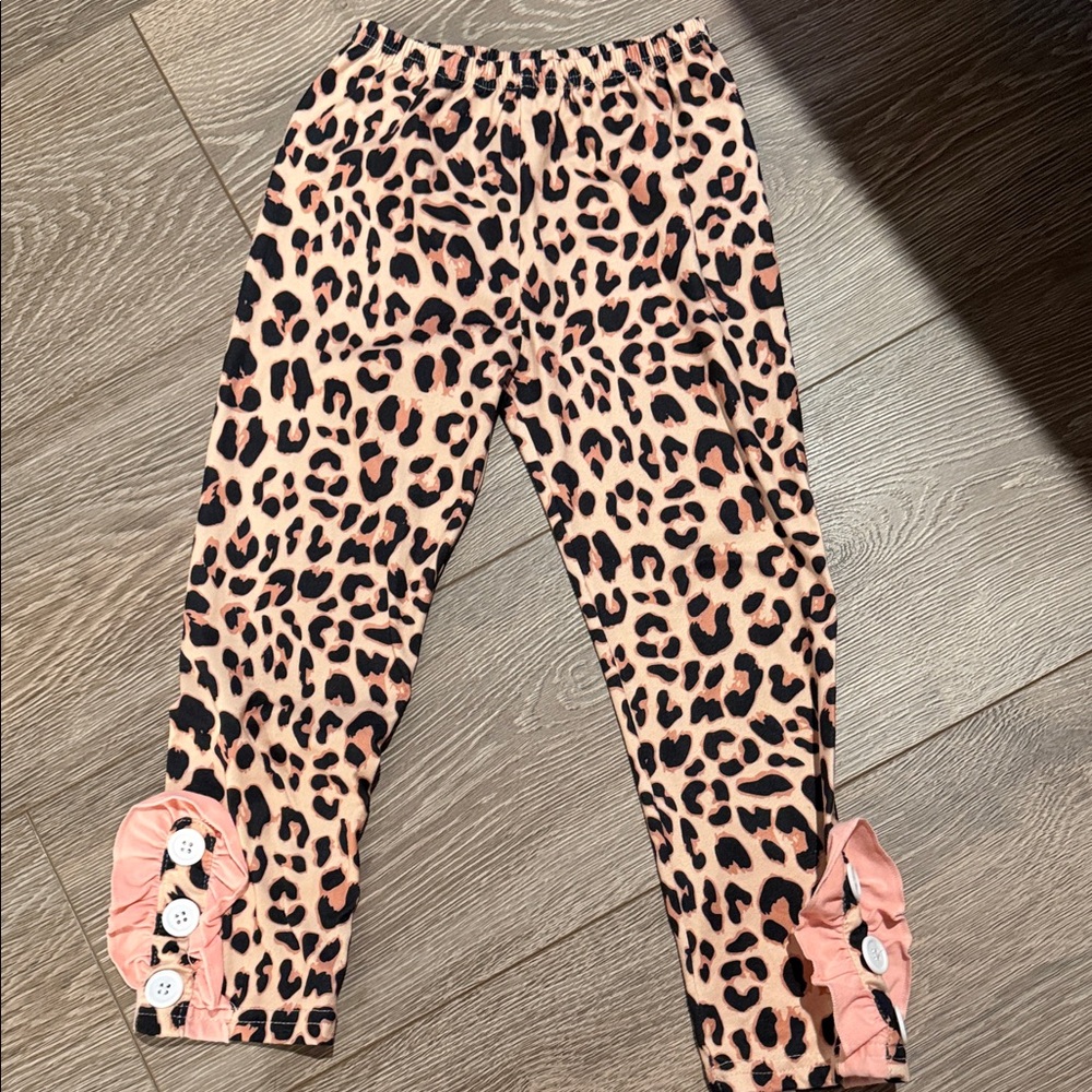 Girls Leopard Cheetah Print Leggings Pink Ruffle detail Decorative Buttons 5/6
